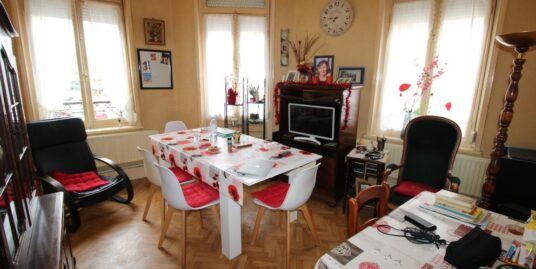 3 lots dans immeuble.