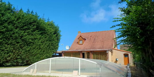 Pavillon individuel avec piscine couverte